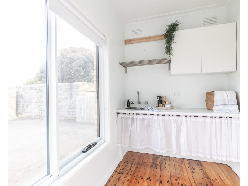 16 Reginald Grove, Warrnambool VIC 3280