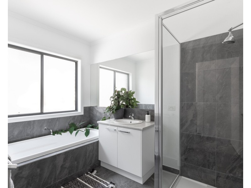 16 Omalley Drive, Warrnambool VIC 3280