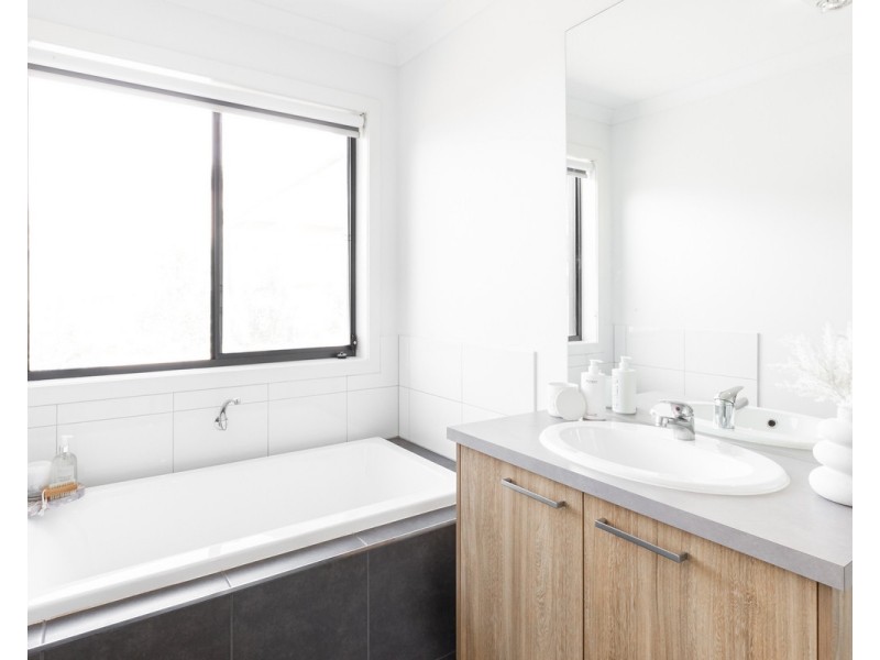 2 Montgomery Lane, Warrnambool VIC 3280