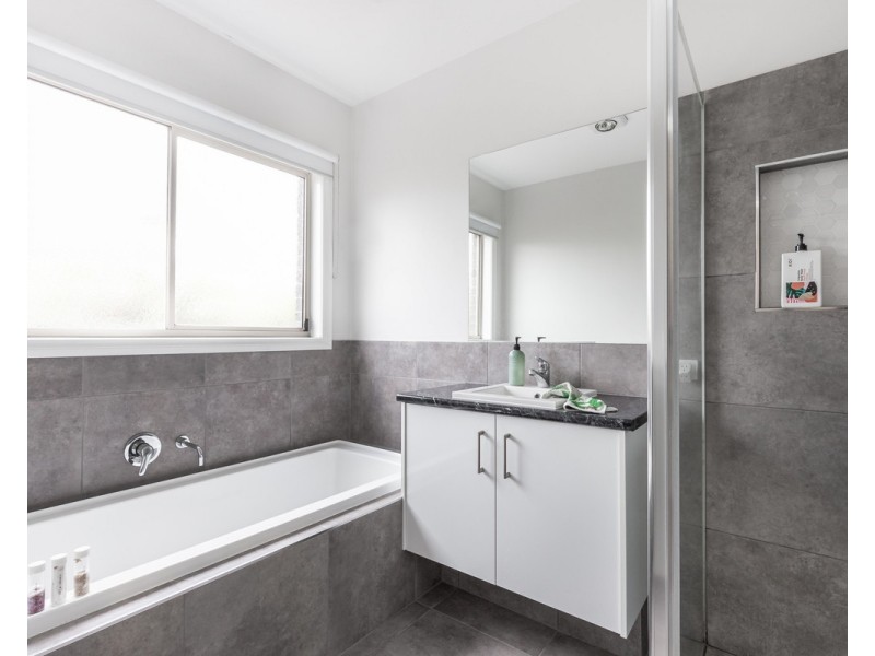 62 Dennington Rise, Warrnambool VIC 3280