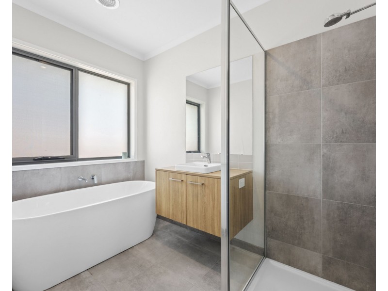 2 Mansell Drive, Dennington VIC 3280