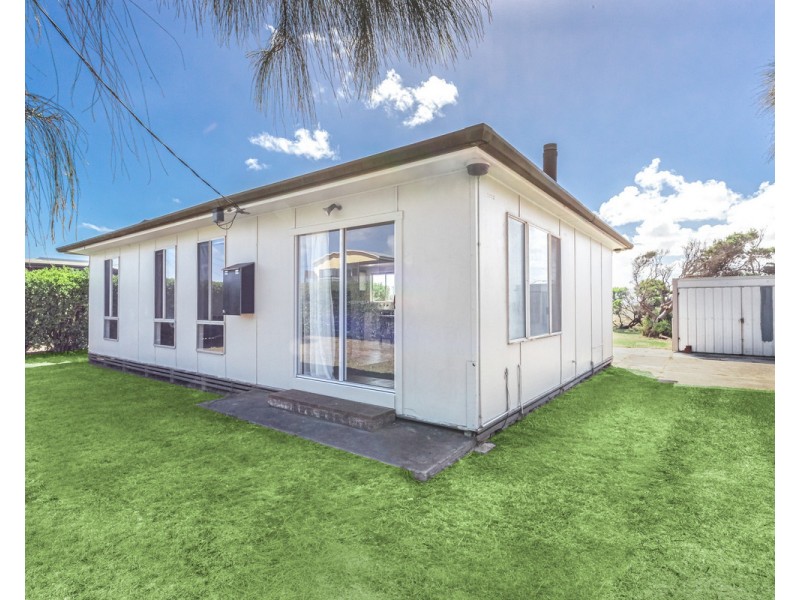 8 Casino Street, Peterborough VIC 3270