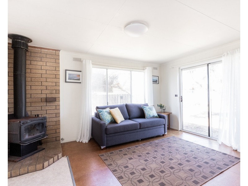 8 Casino Street, Peterborough VIC 3270