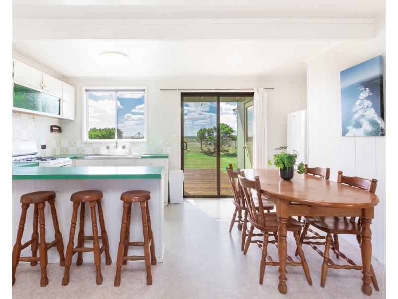 8 Casino Street, Peterborough VIC 3270