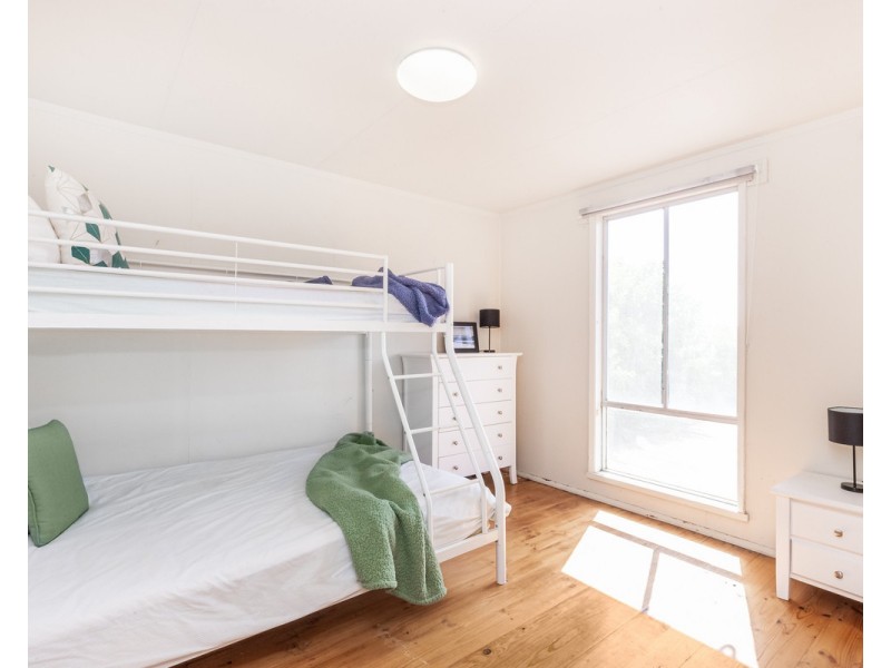 8 Casino Street, Peterborough VIC 3270