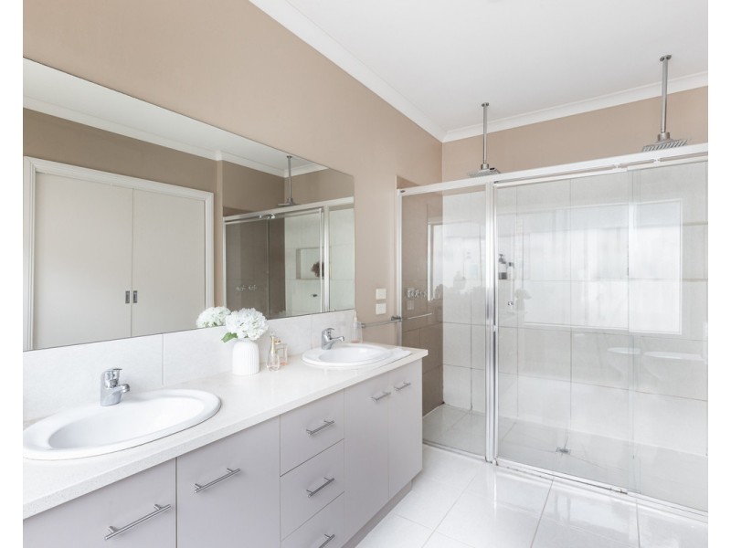 8 Chenoweth Court, Warrnambool VIC 3280