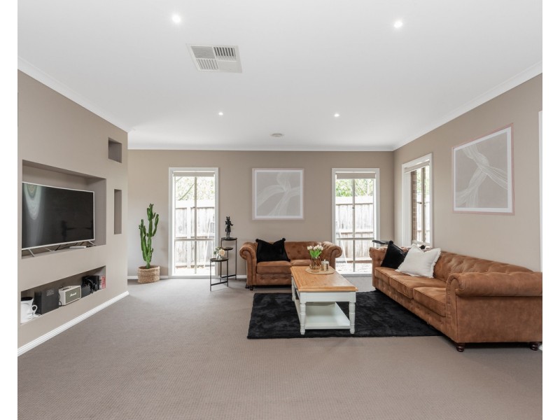 8 Chenoweth Court, Warrnambool VIC 3280