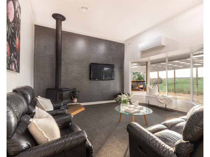 65 Quinns Road, Bushfield VIC 3281