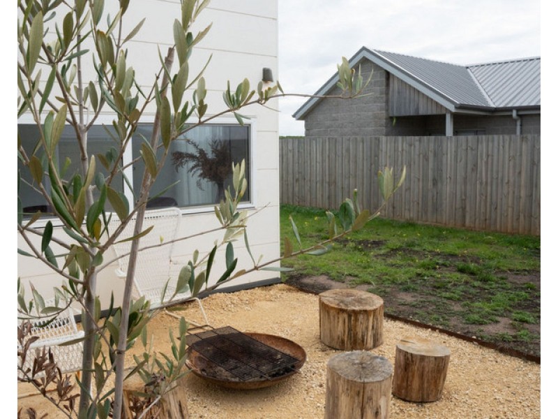 20 Callaway Court, Peterborough VIC 3270