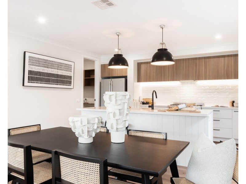 16 Albiston Drive, Warrnambool VIC 3280
