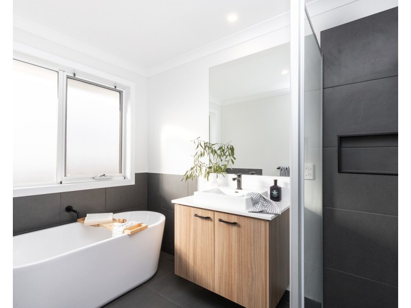 16 Albiston Drive, Warrnambool VIC 3280