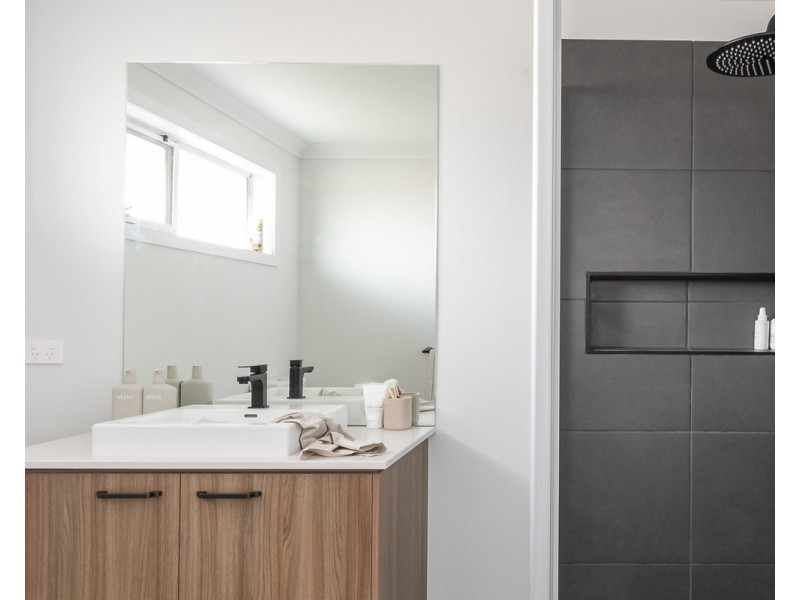 16 Albiston Drive, Warrnambool VIC 3280