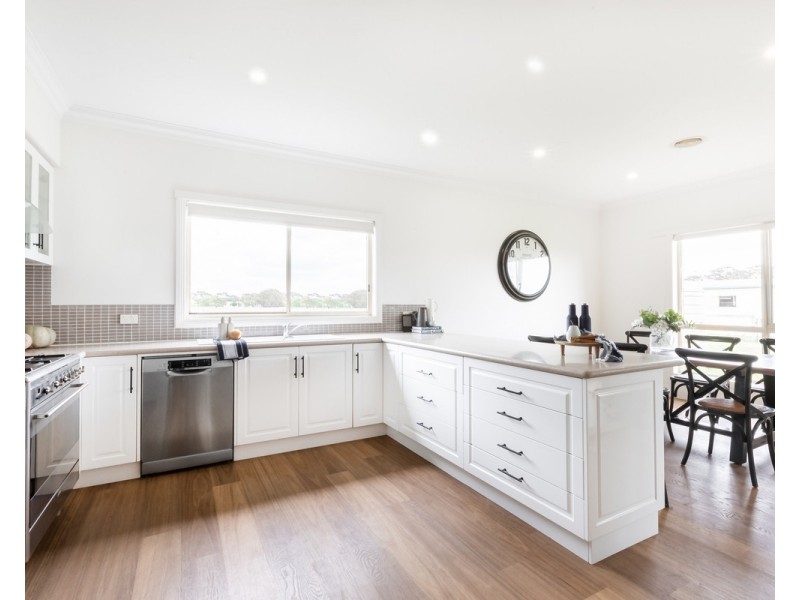 335 Spring Flat Road, Wangoom VIC 3279