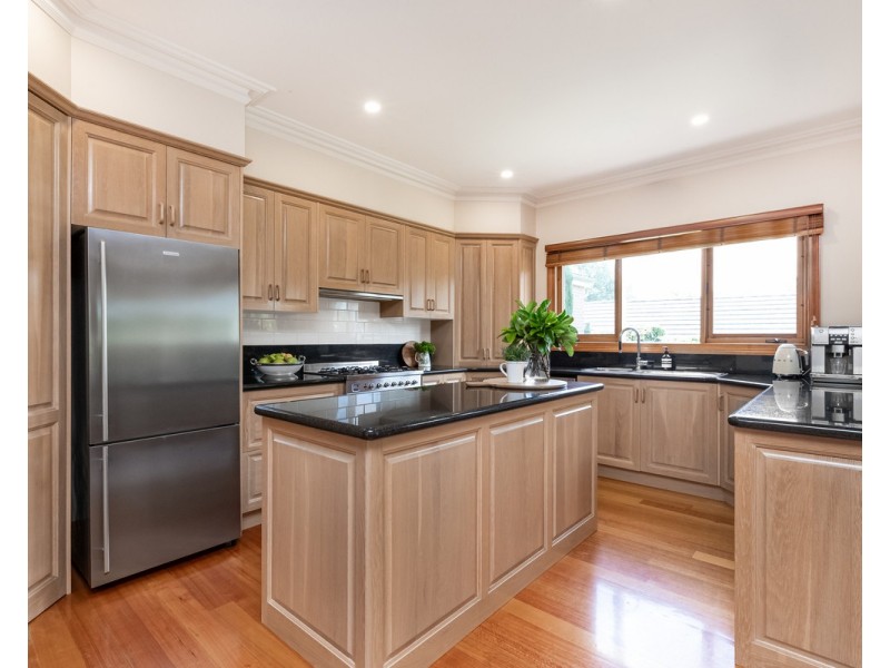 76 Wollaston Road, Warrnambool VIC 3280