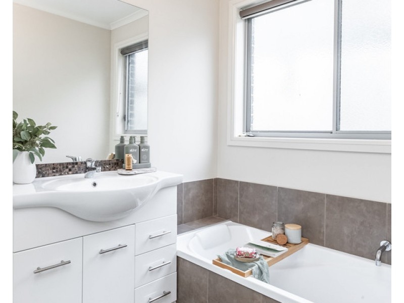 22 Adriana Crescent, Warrnambool VIC 3280