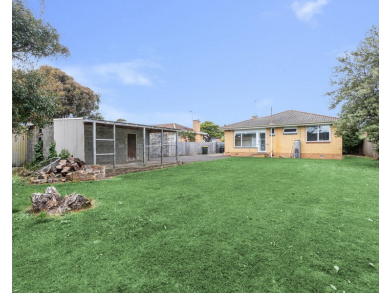 16 Reginald Grove, Warrnambool VIC 3280