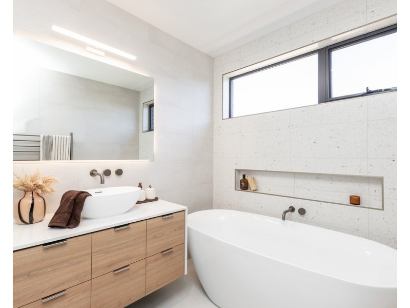 25 Le Couteur Street, Warrnambool VIC 3280