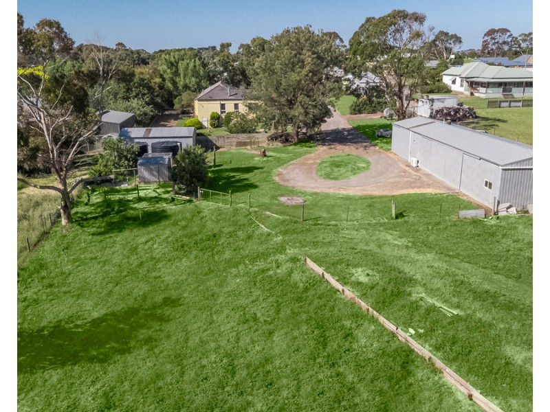 23 Bridge Road, Bushfield VIC 3281