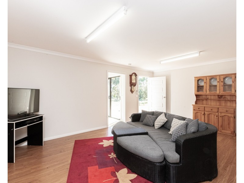 23 Bridge Road, Bushfield VIC 3281