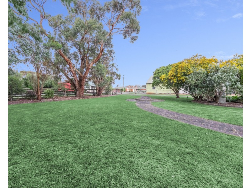 23 Bridge Road, Bushfield VIC 3281