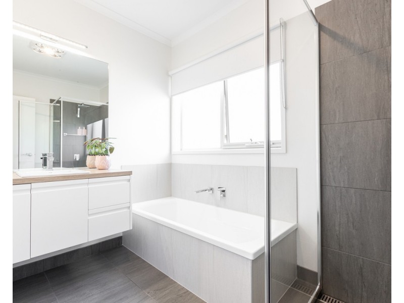 10 Spring Garden Drive, Warrnambool VIC 3280