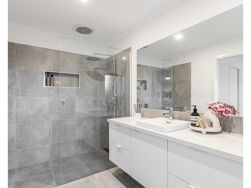 18 Gat Sing Way, Warrnambool VIC 3280