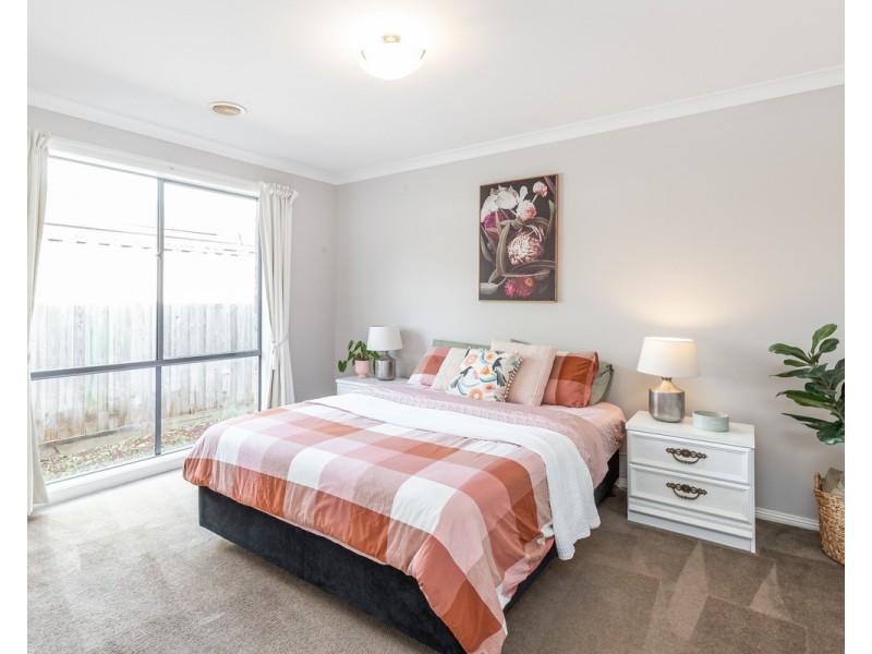 8 Sharpe Avenue, Warrnambool VIC 3280