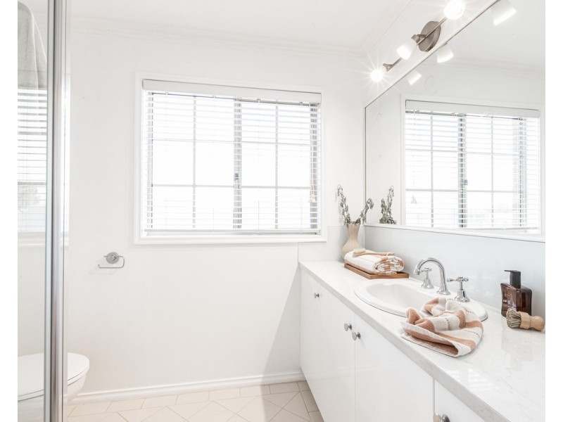 4 Lewis Court, Warrnambool VIC 3280