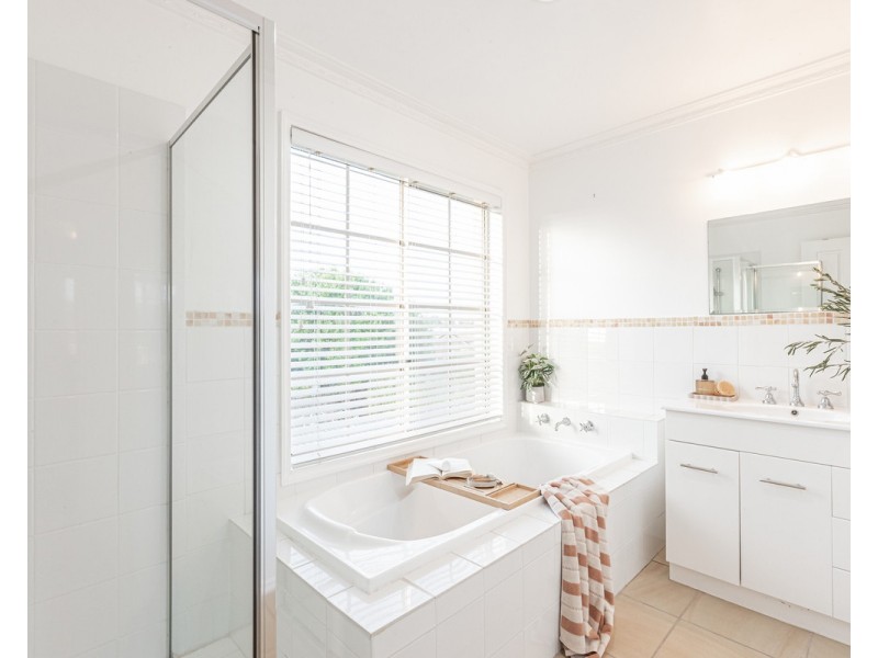 4 Lewis Court, Warrnambool VIC 3280