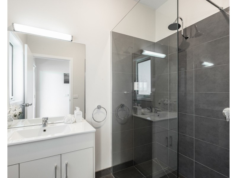 67 Ocean Grove, Warrnambool VIC 3280