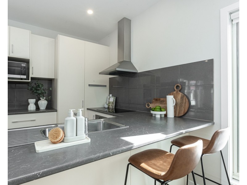 67 Ocean Grove, Warrnambool VIC 3280