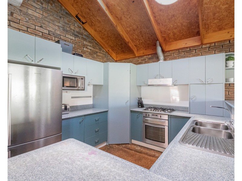 20 Bellmans Road, Bushfield VIC 3281