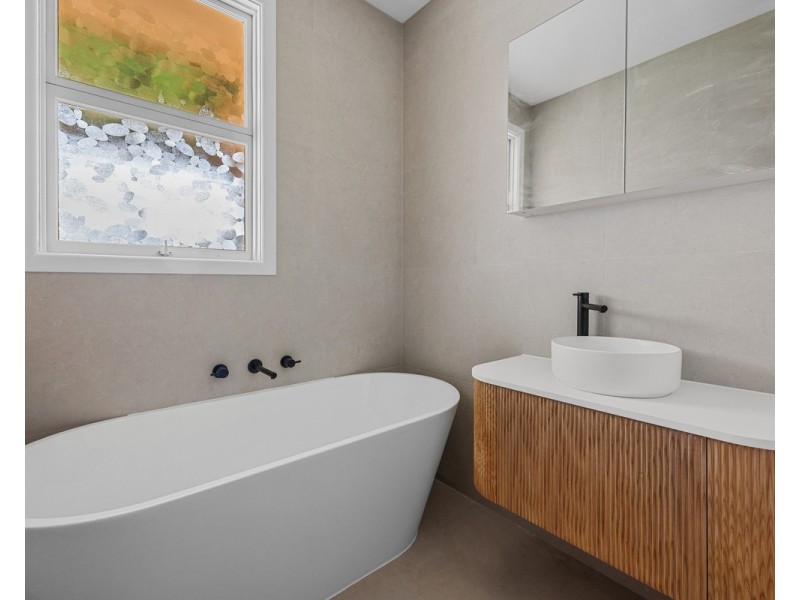 11 Hopkins Road, Warrnambool VIC 3280