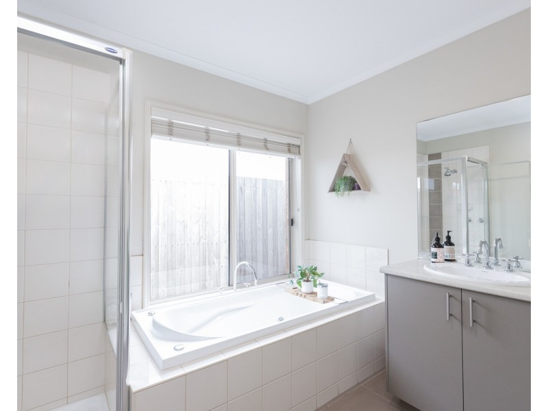 10 Dunroe Court, Warrnambool VIC 3280