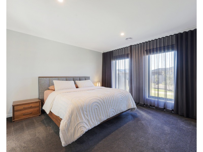 11 Mansell Drive, Dennington VIC 3280
