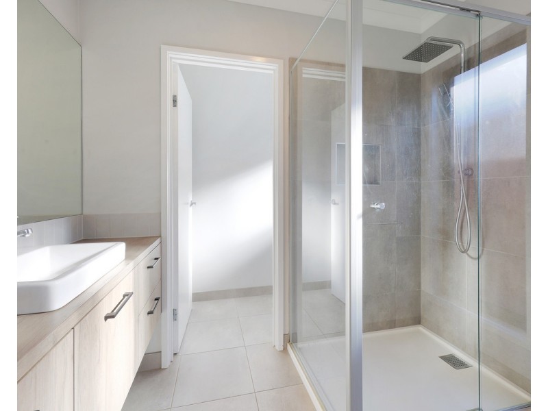 11 Mansell Drive, Dennington VIC 3280