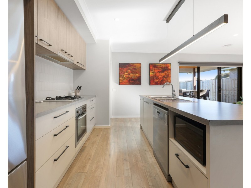 11 Mansell Drive, Dennington VIC 3280