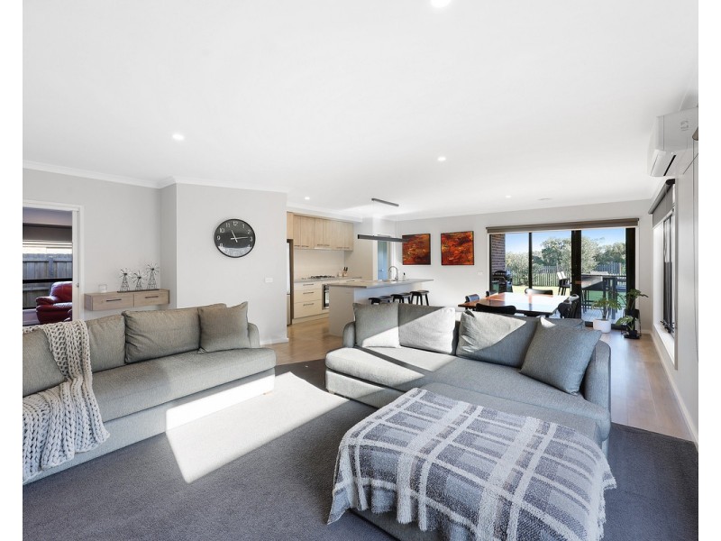 11 Mansell Drive, Dennington VIC 3280
