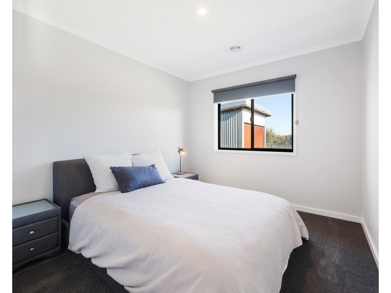 11 Mansell Drive, Dennington VIC 3280