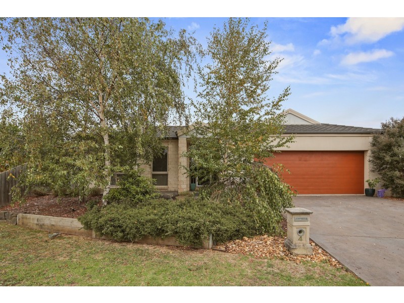 4 Grevilia Close, Cowes VIC 3922