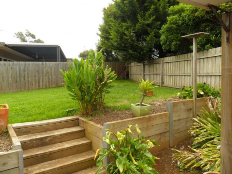 4 Grevilia Close, Cowes VIC 3922