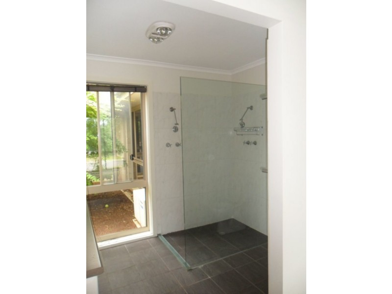 4 Grevilia Close, Cowes VIC 3922