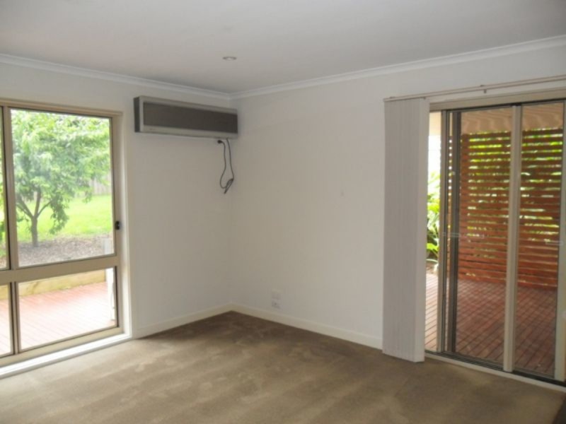 4 Grevilia Close, Cowes VIC 3922