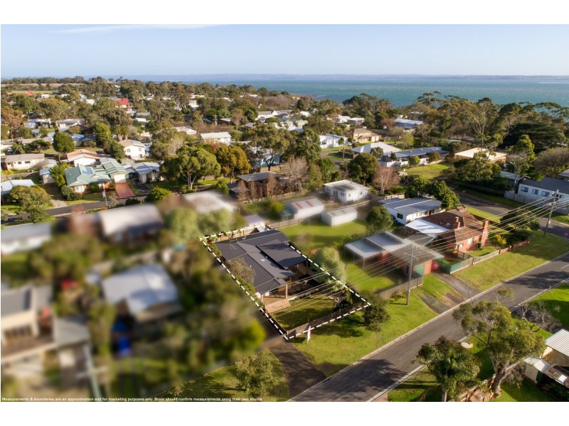 24 McHaffie Drive, Cowes VIC 3922