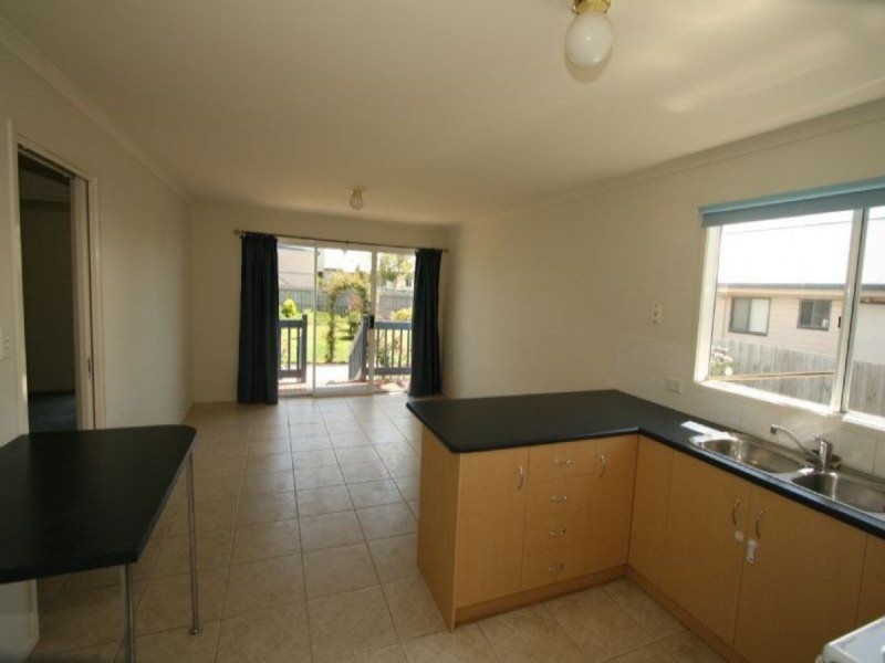 8 Hallway Drive, Wimbledon Heights VIC 3922