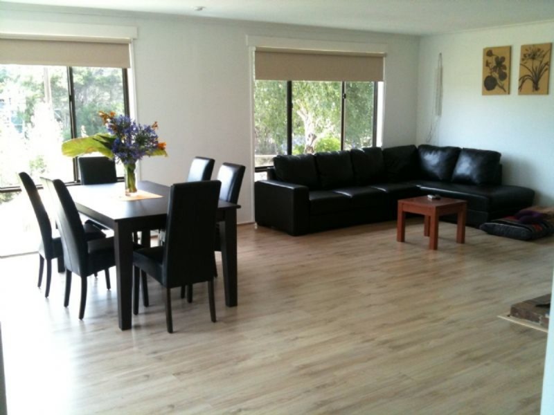 25 Pine Avenue, Cowes VIC 3922