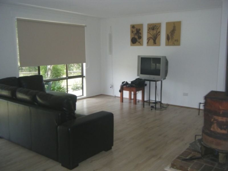 25 Pine Avenue, Cowes VIC 3922