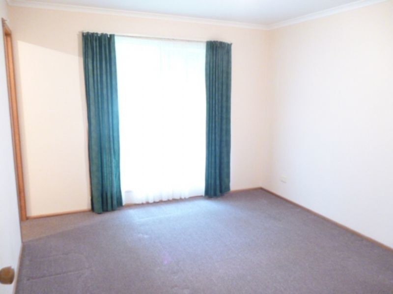 18 Robert Drive, Cowes VIC 3922