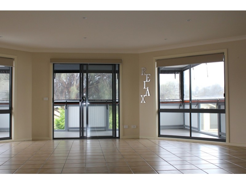 24 Roderick Close, Cowes VIC 3922