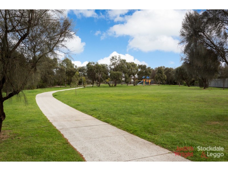 24 Roderick Close, Cowes VIC 3922